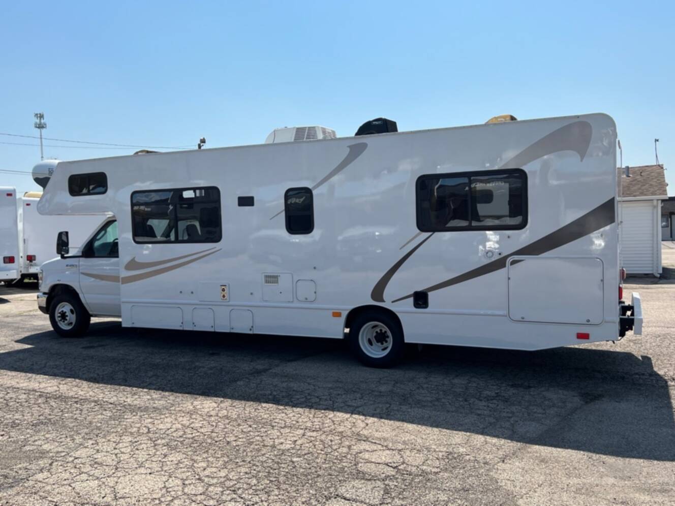 A photo of this 2022 Thor Motor Coach FOUR WINDS MAJESTIC 28A