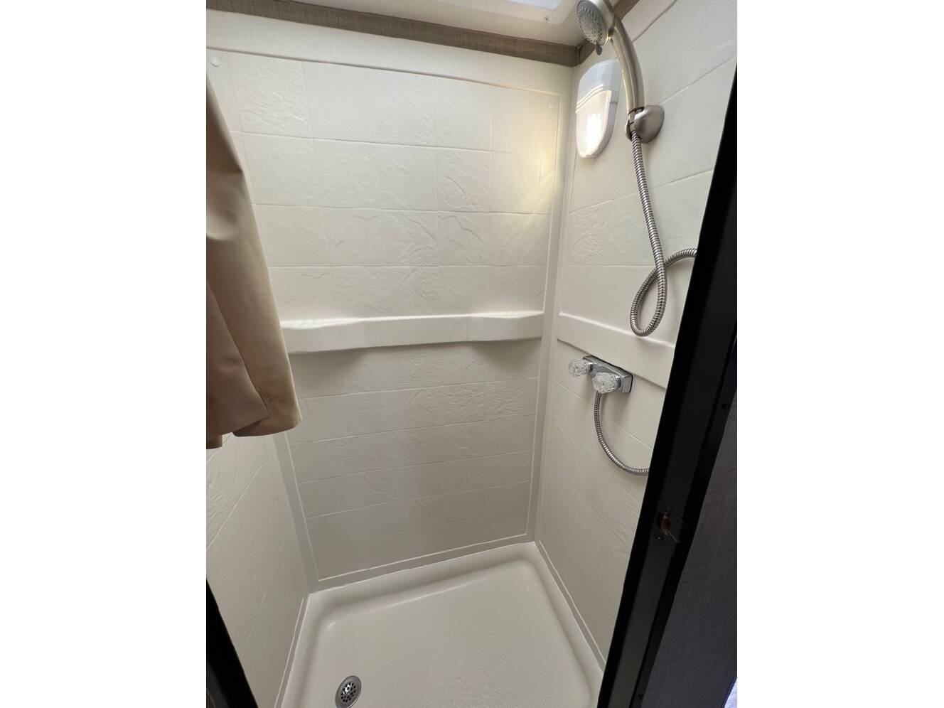 A photo of this 2022 Thor Motor Coach FOUR WINDS MAJESTIC 28A