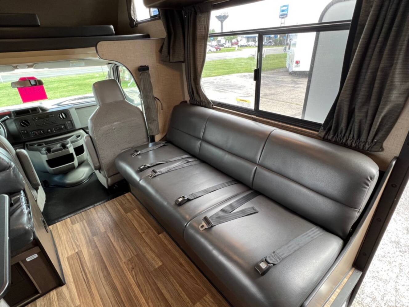 A photo of this 2022 Thor Motor Coach FOUR WINDS MAJESTIC 28A