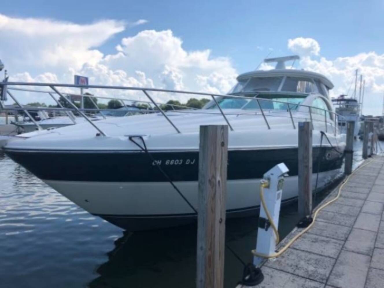 A photo of this 2002 Maxum 4200 Sport Yacht