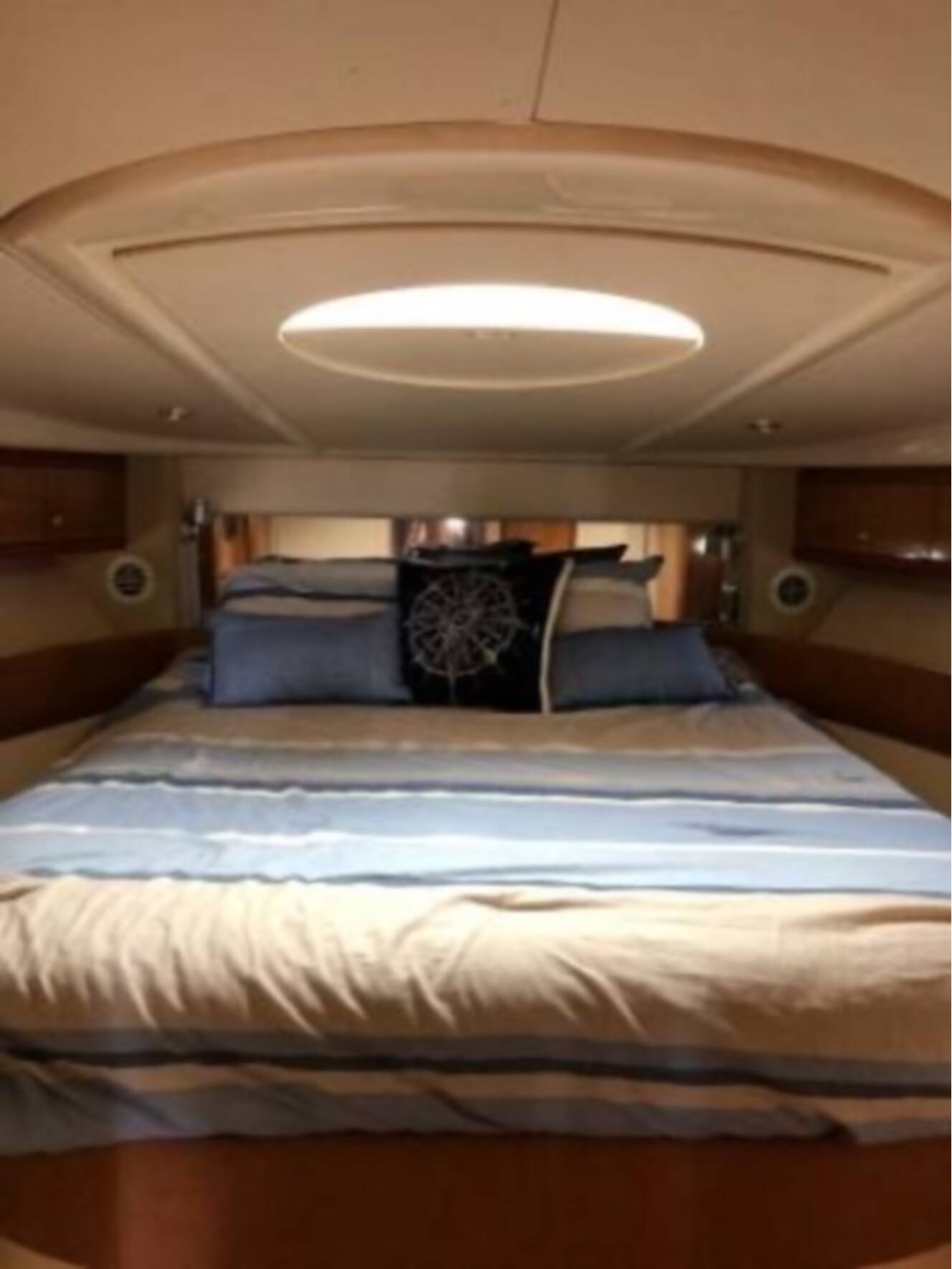 A photo of this 2002 Maxum 4200 Sport Yacht
