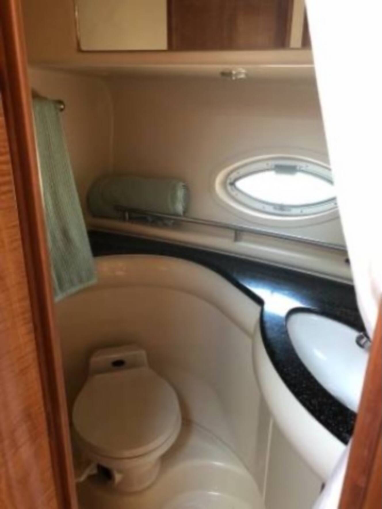 A photo of this 2002 Maxum 4200 Sport Yacht