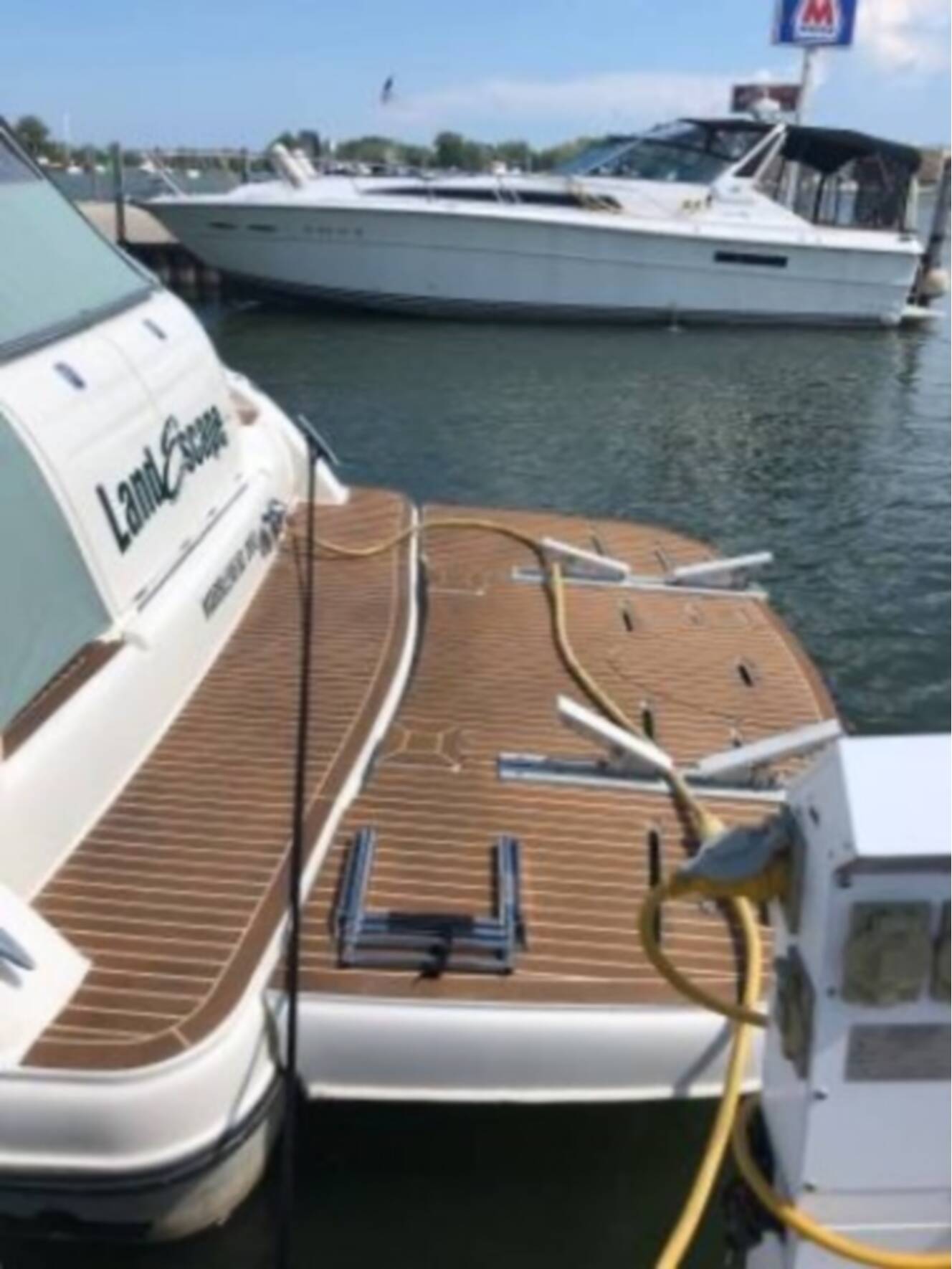 A photo of this 2002 Maxum 4200 Sport Yacht