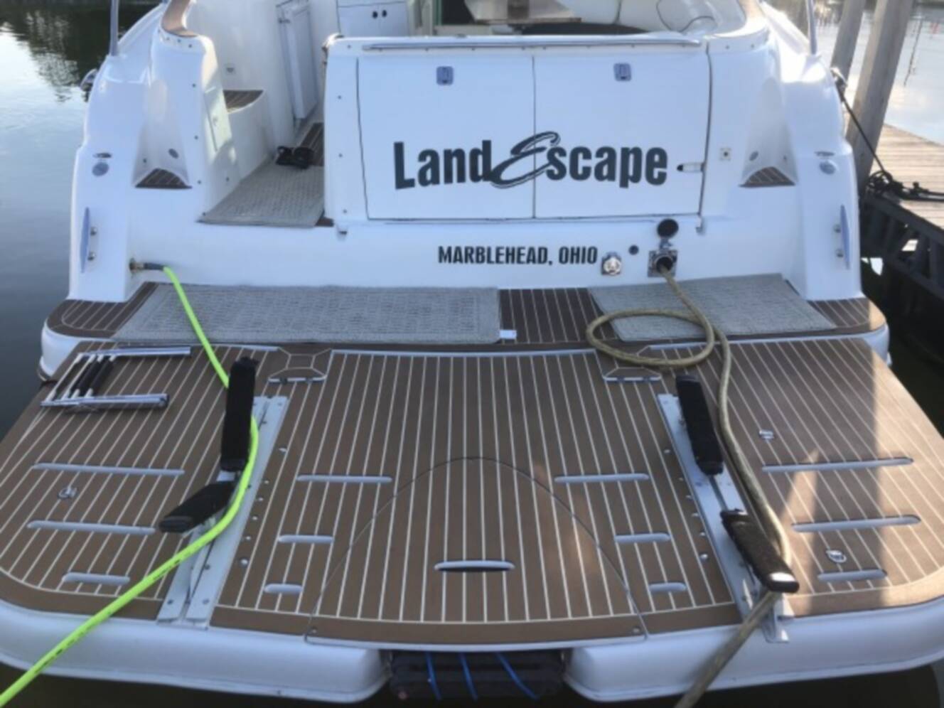 A photo of this 2002 Maxum 4200 Sport Yacht