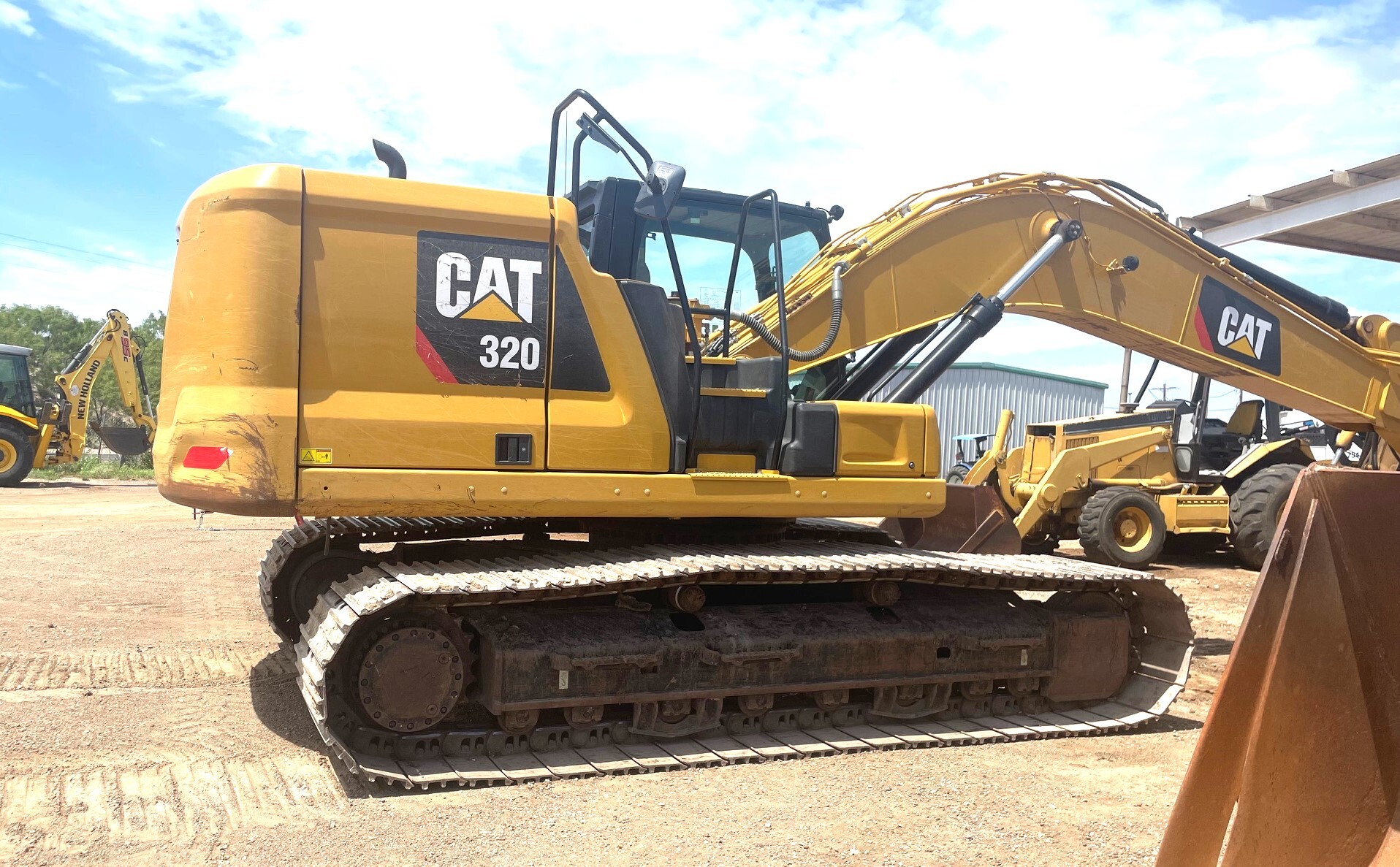 2018 CAT 320 TC in San Angelo, TX