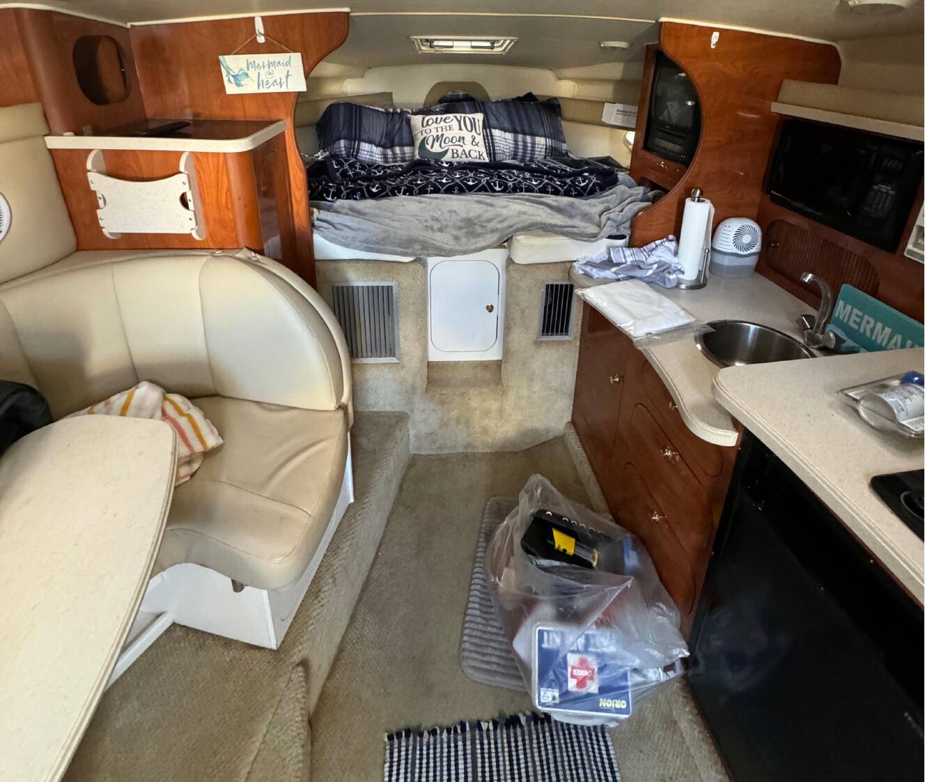 A photo of this 2002 Rinker 310 Fiesta Vee