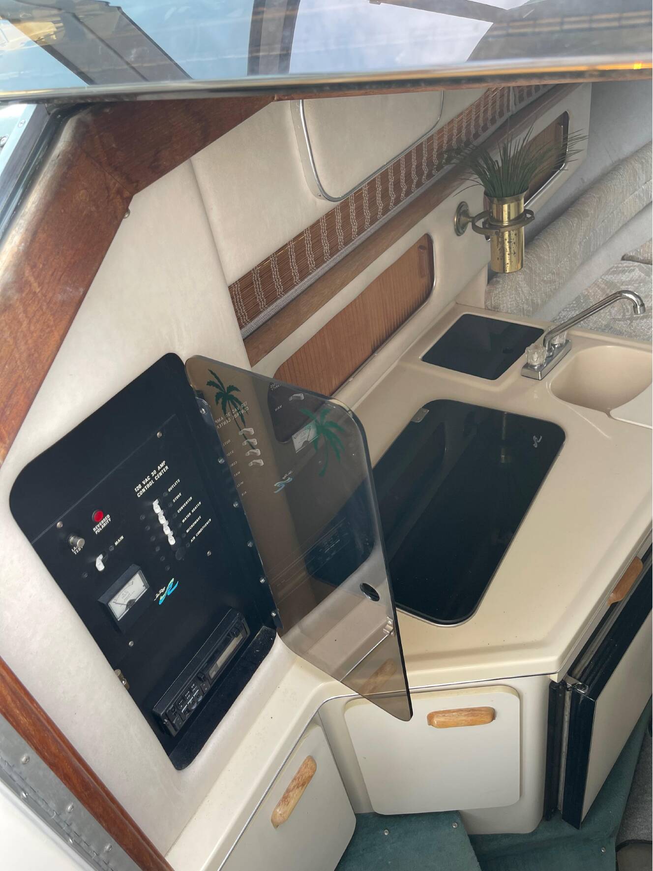 A photo of this 1993 Sea Ray 270 Sundancer