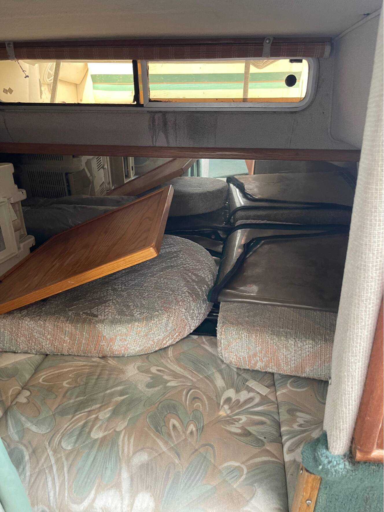 A photo of this 1993 Sea Ray 270 Sundancer