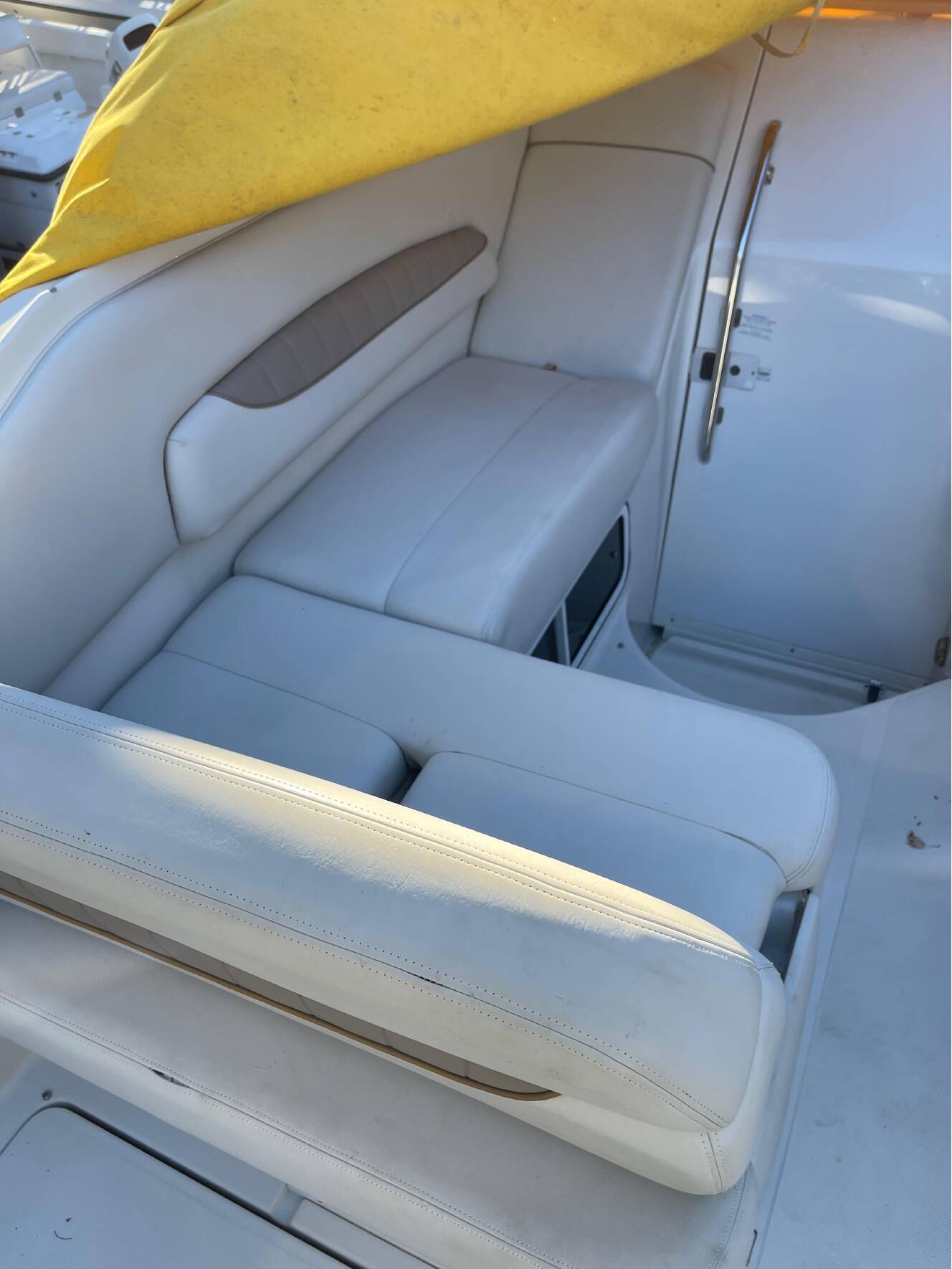 A photo of this 2001 Regal 2660 COMMODORE