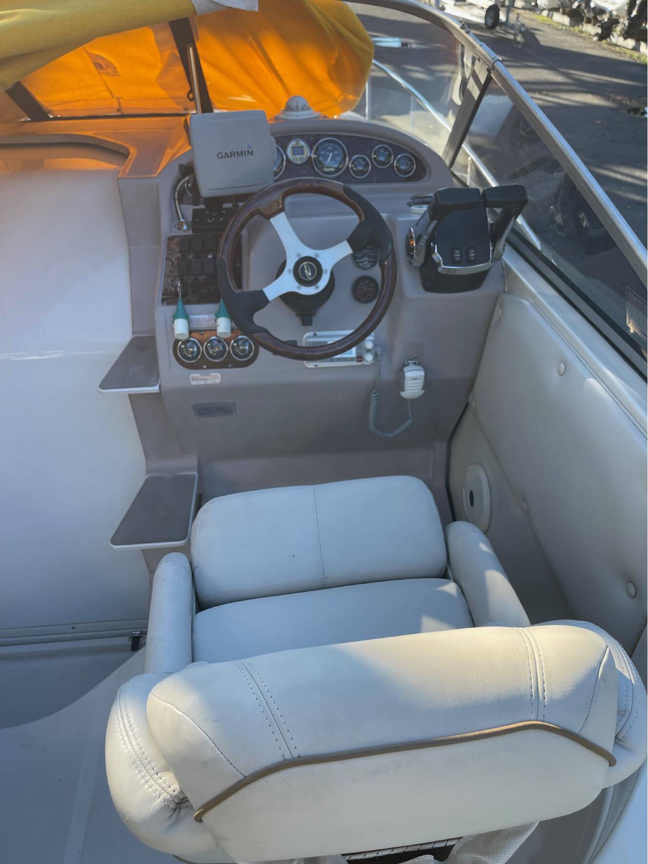 A photo of this 2001 Regal 2660 COMMODORE