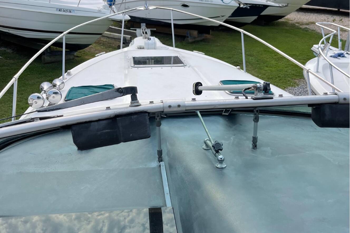 A photo of this 1993 Sea Ray 270 Sundancer