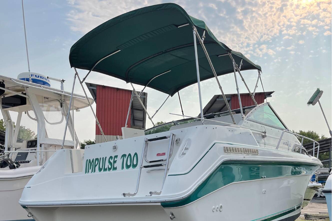 A photo of this 1993 Sea Ray 270 Sundancer