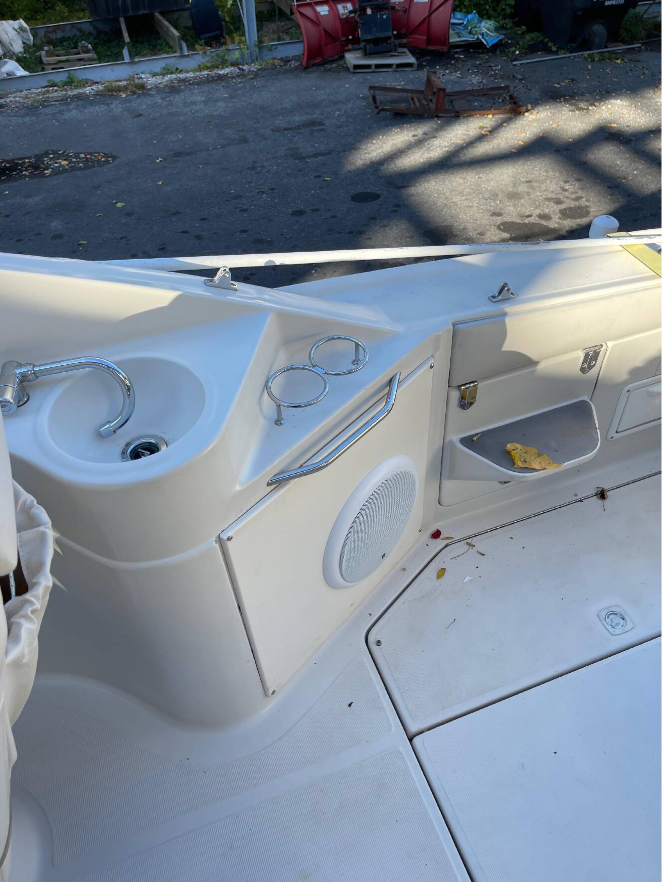 A photo of this 2001 Regal 2660 COMMODORE