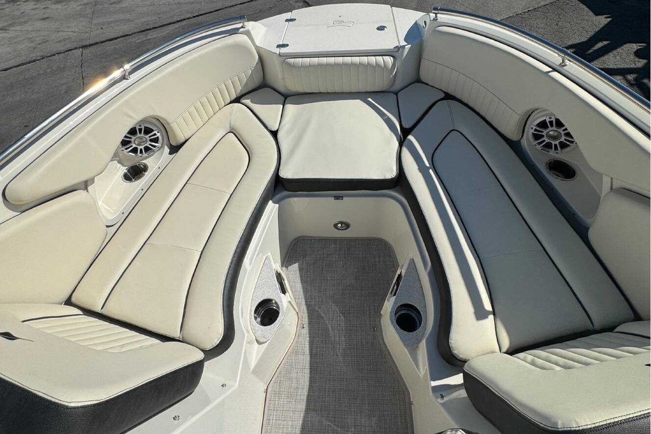 A photo of this 2023 Stingray 211DC