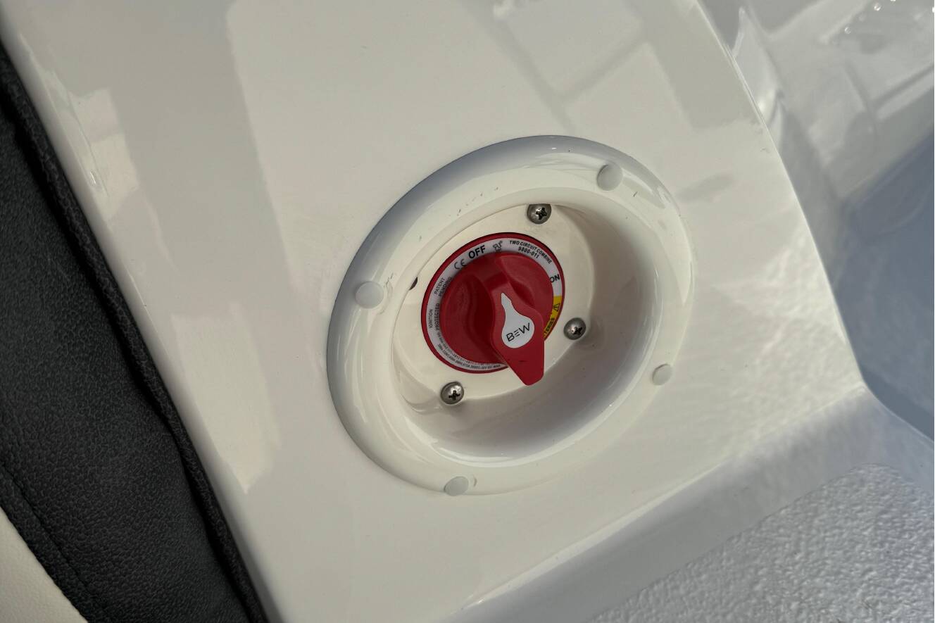A photo of this 2023 Stingray 211DC