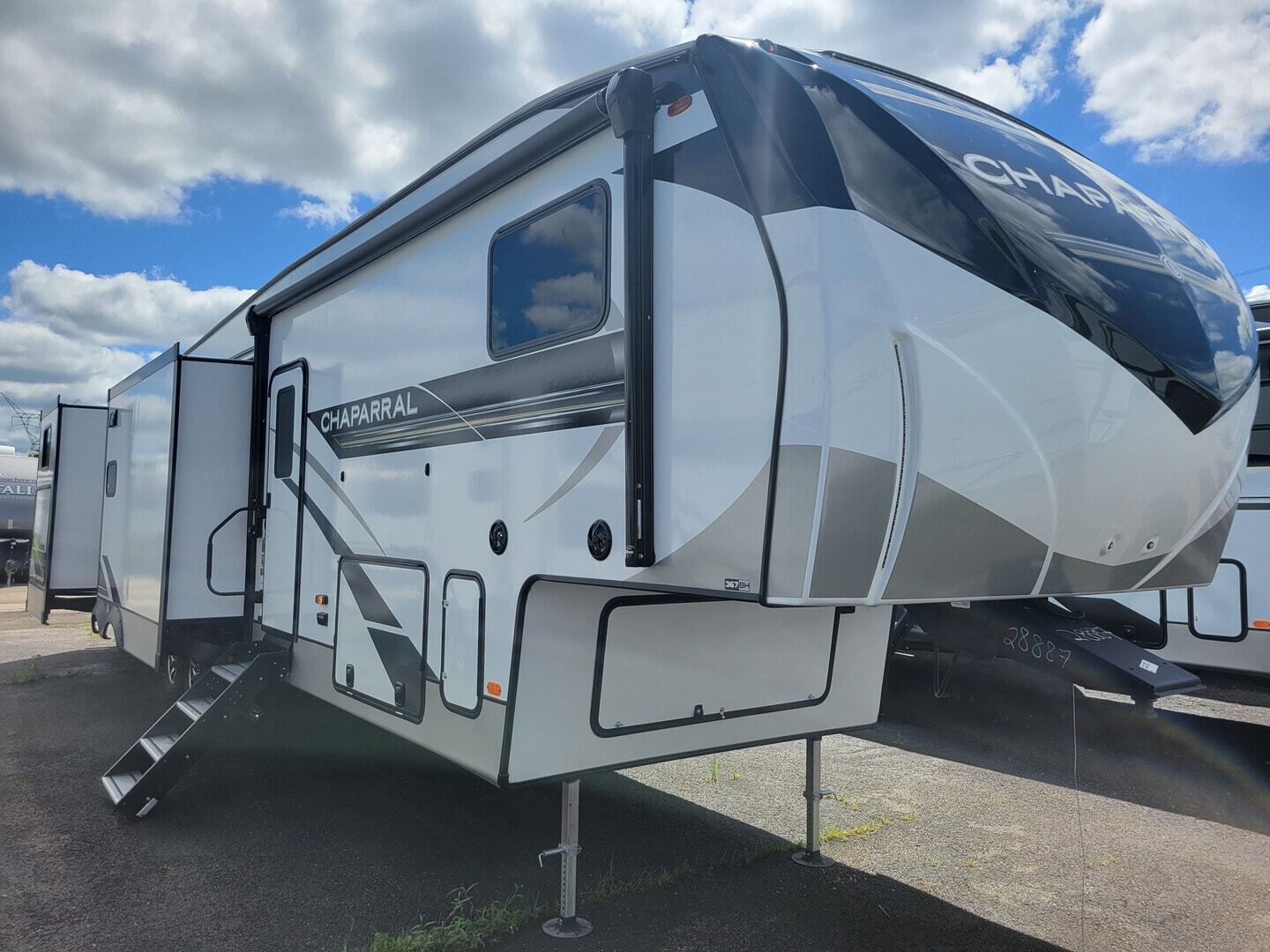 2022 Coachmen Chaparral 367BH 373MBRB in rock falls IL