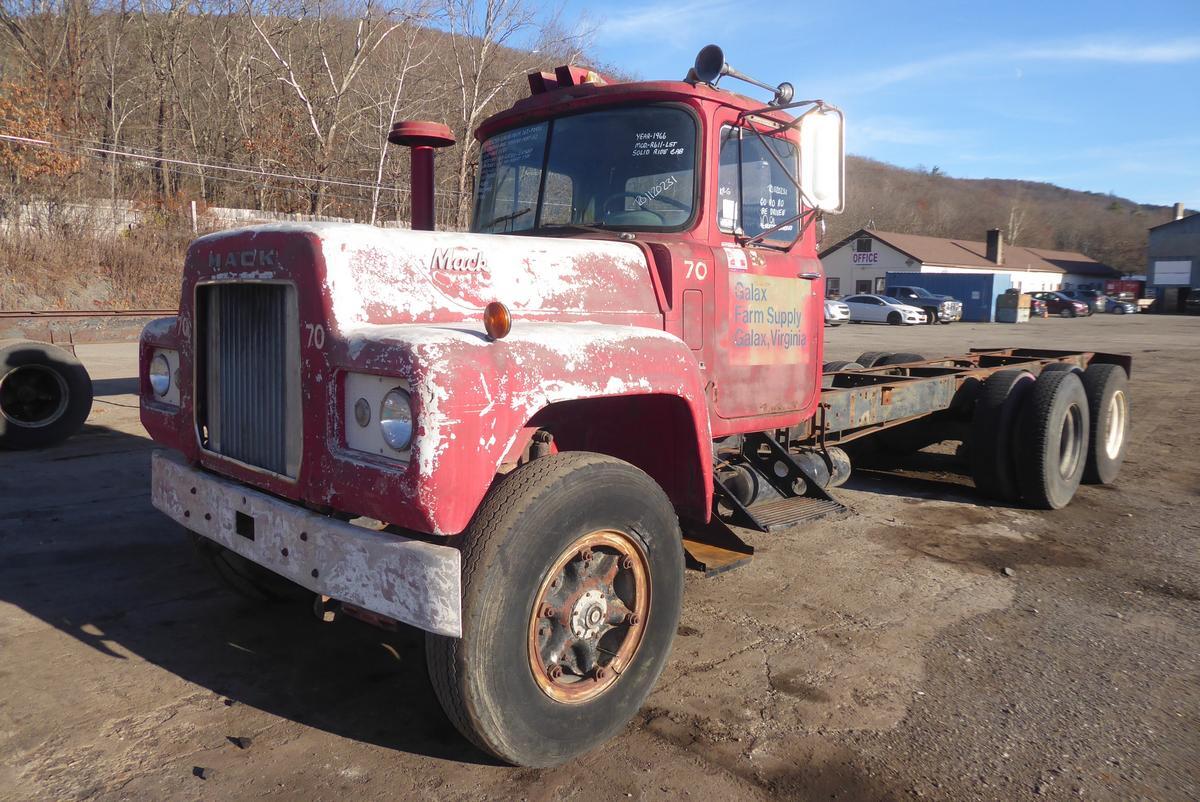 1966 MACK R611 in Sparrowbush, NY
