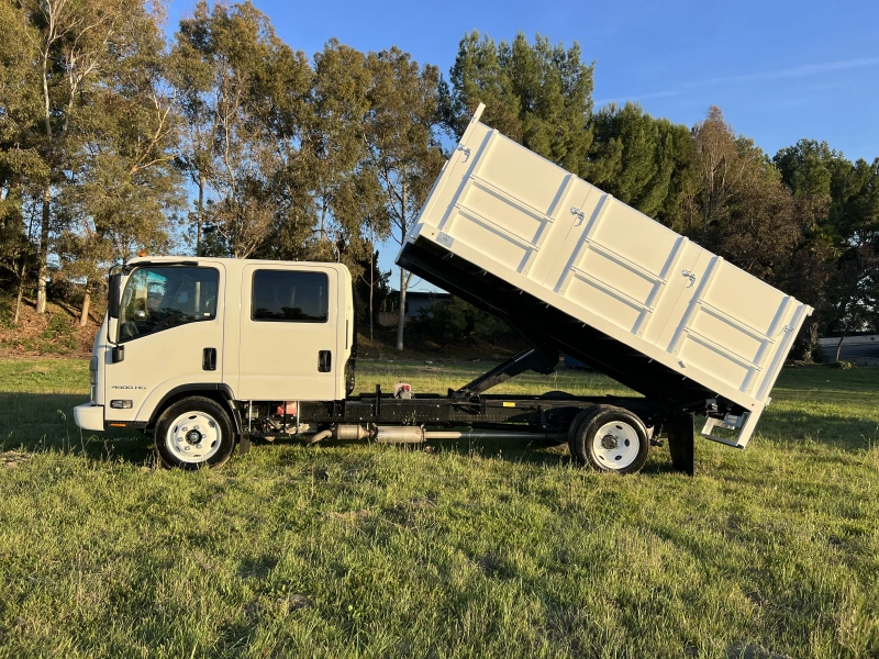 2024 ISUZU NPR HD GAS