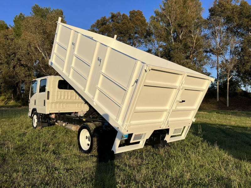 2024 ISUZU NPR HD GAS
