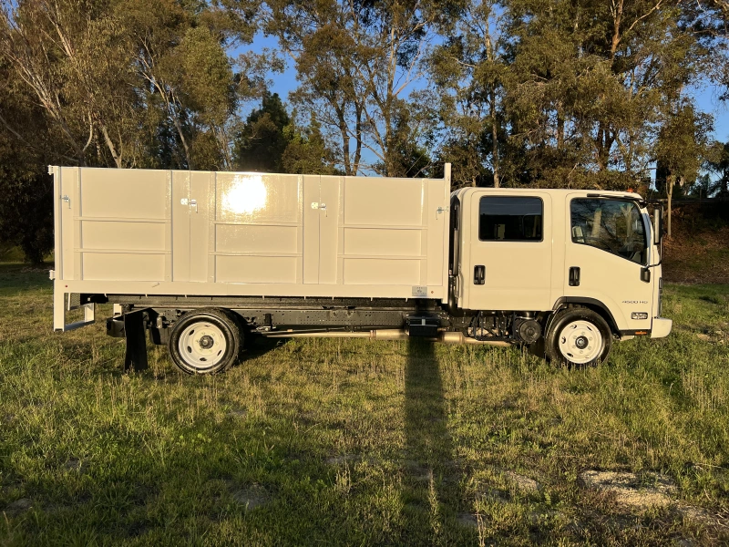 2024 ISUZU NPR HD GAS