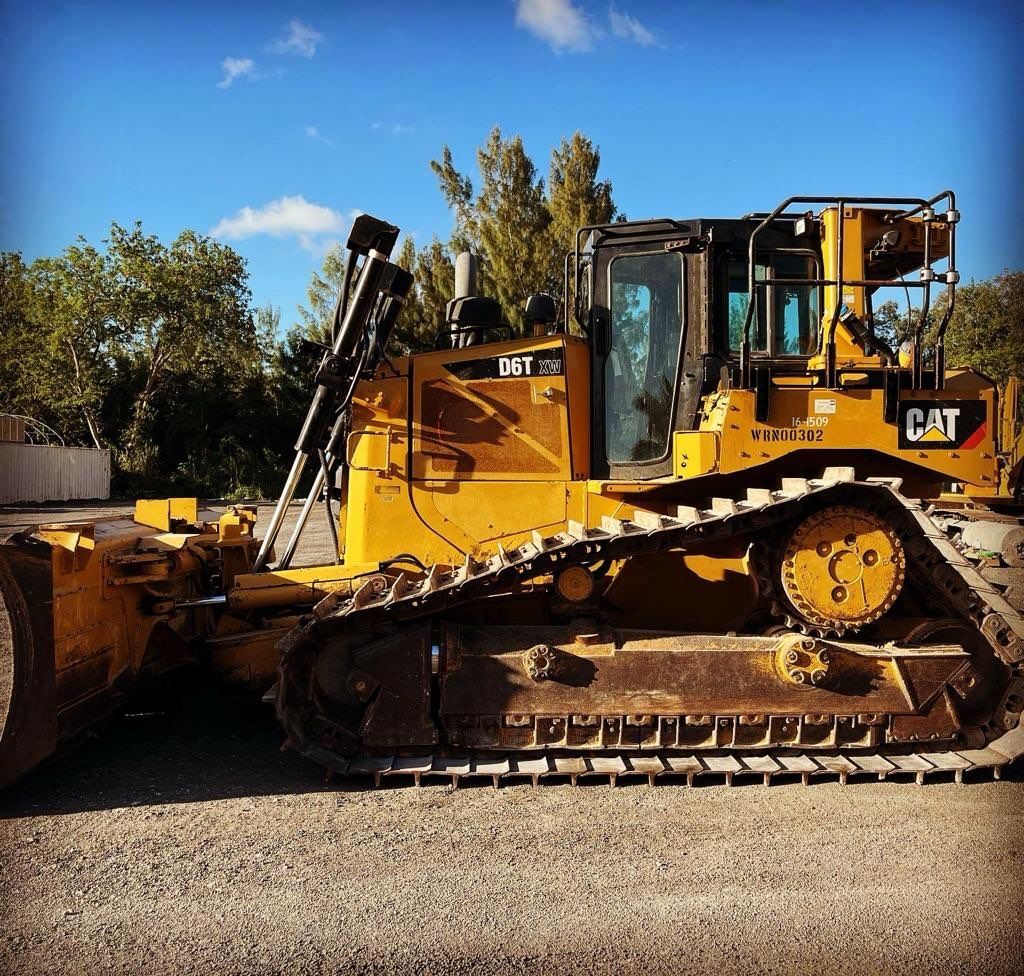 2014 CATERPILLAR D6T XW in Miami, FL