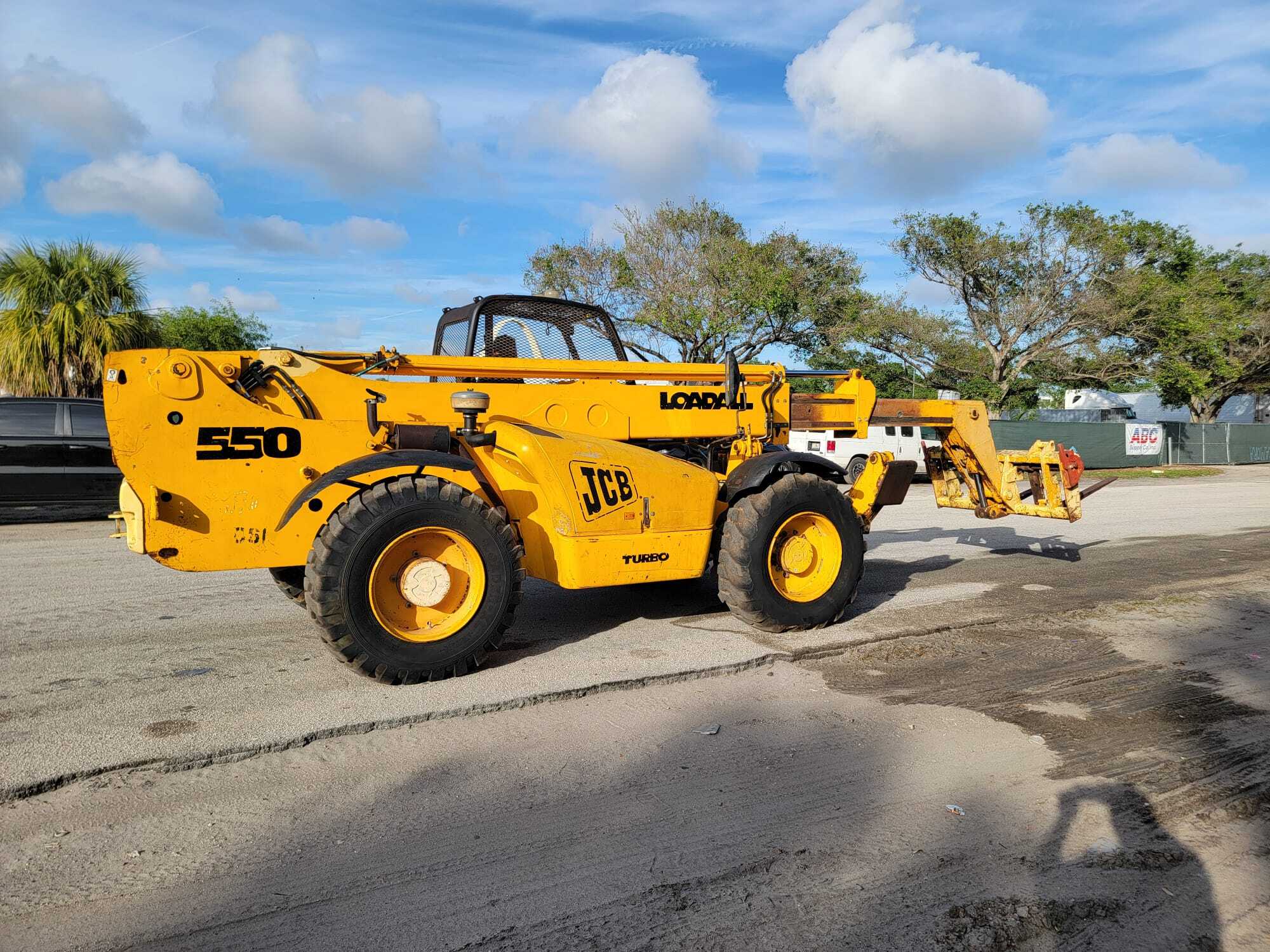 2002 JBC 550 in Miami, FL