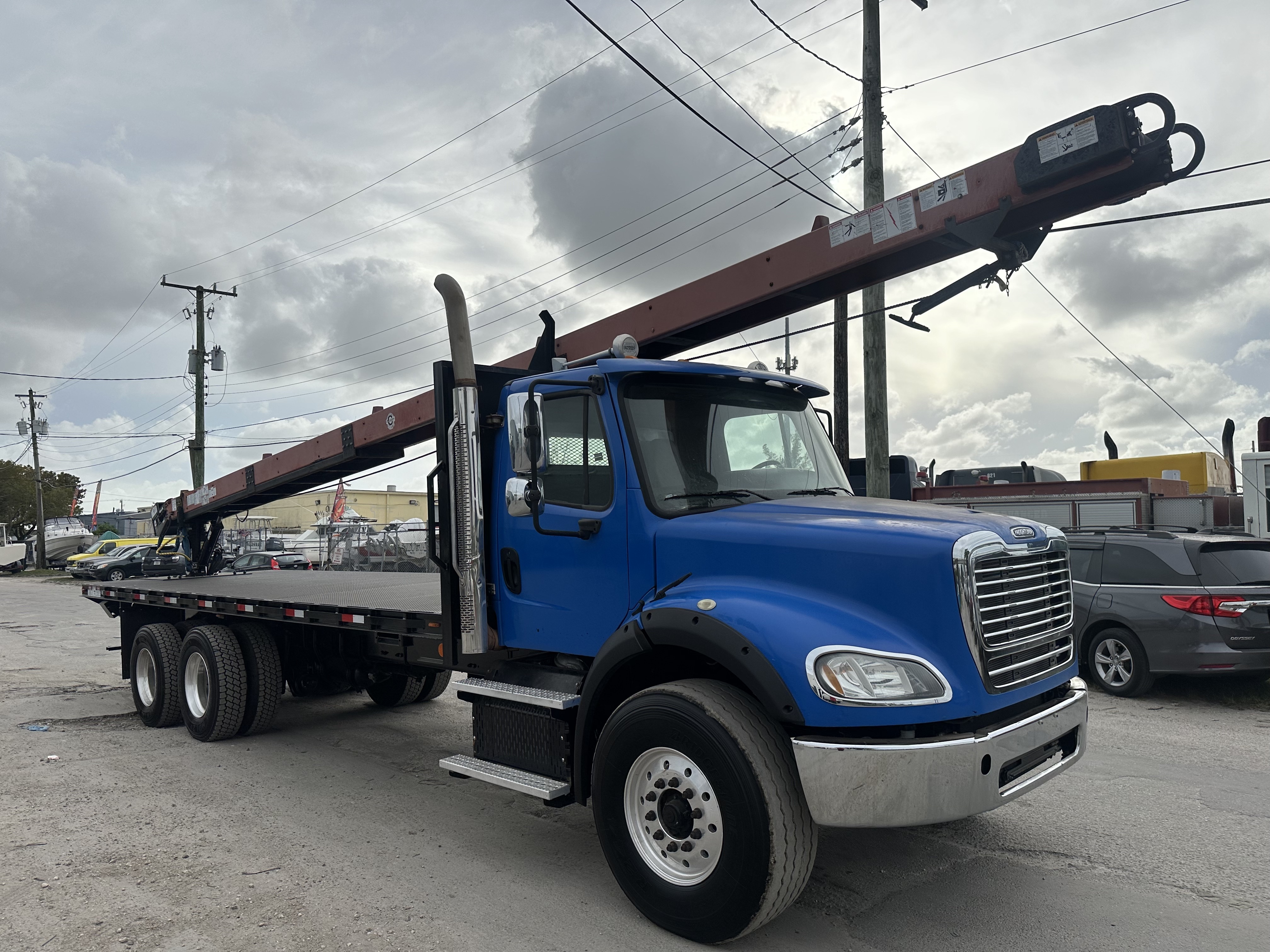 2013 FREIGHTLINER M2 in Miami, FL