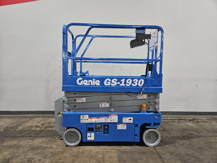 2011 GENIE GS1930 in Cary, IL
