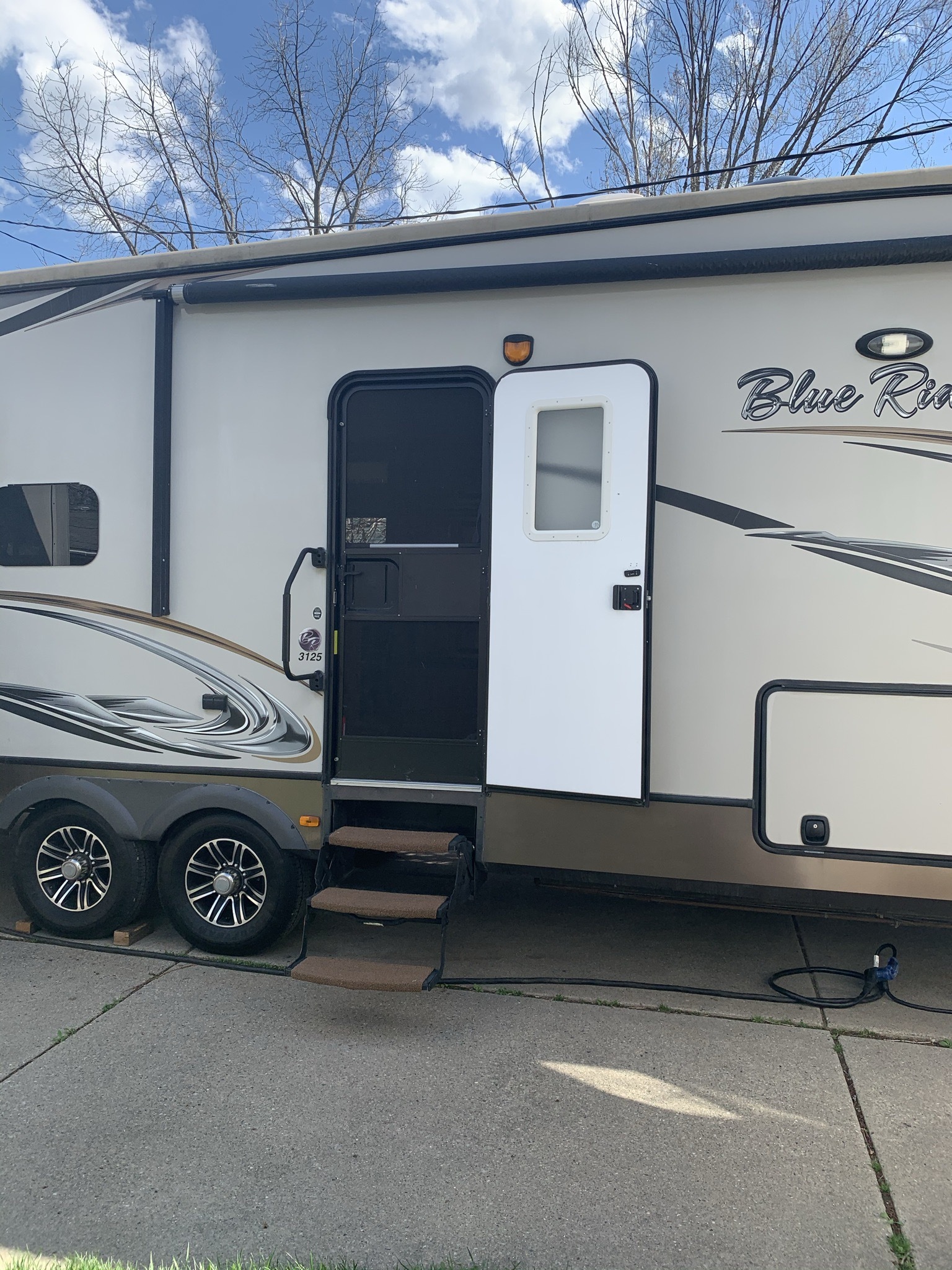 2014 Forest River BLUE RIDGE 3125RT in fraser MI