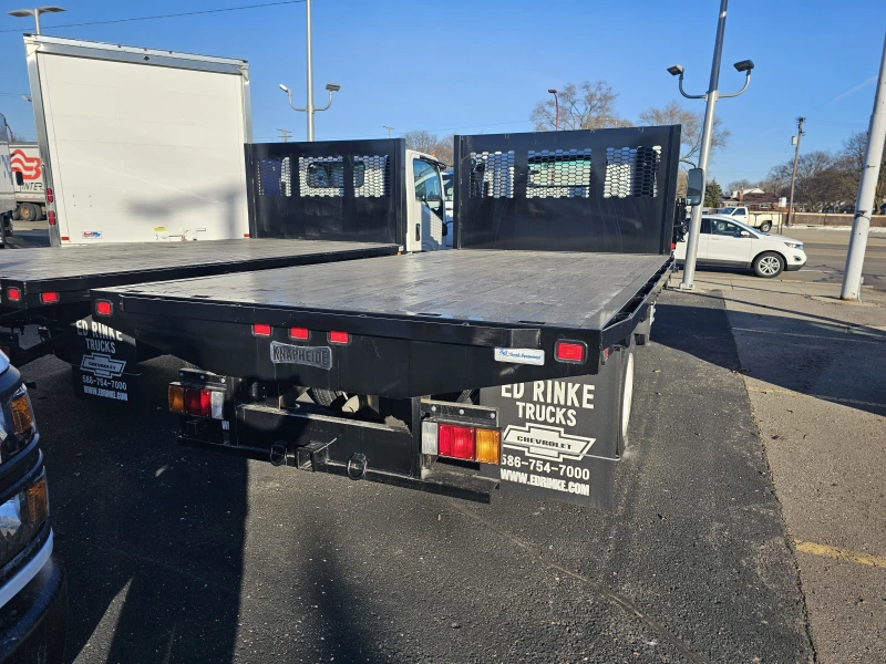2024 ISUZU NPR HD