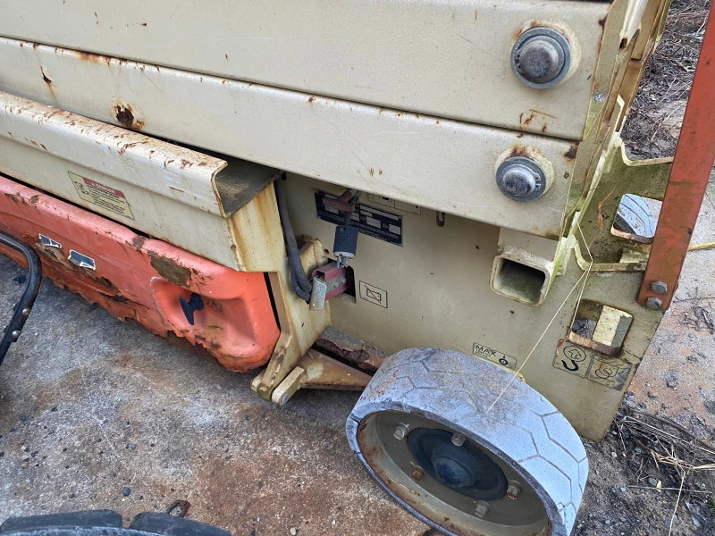 2006 JLG 2630ES