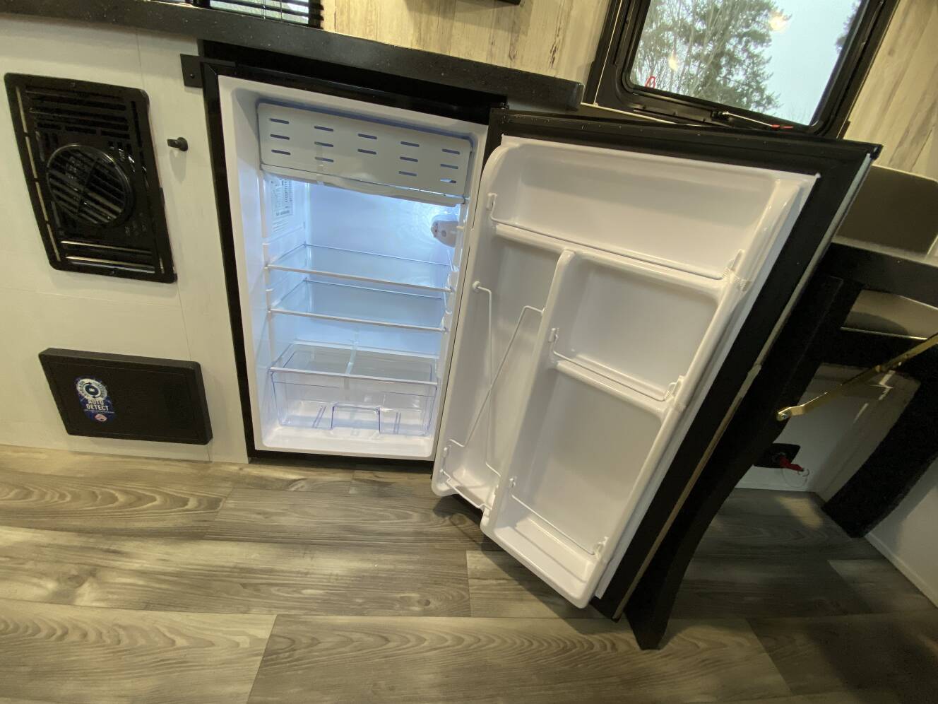 A photo of this 2027 Travel Lite ROVE LITE 14FB