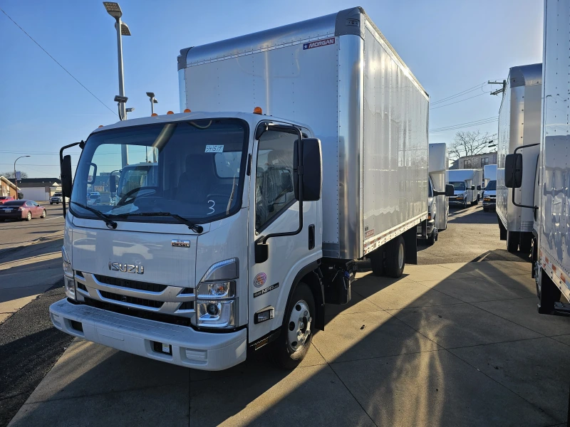 2024 ISUZU NPR HD