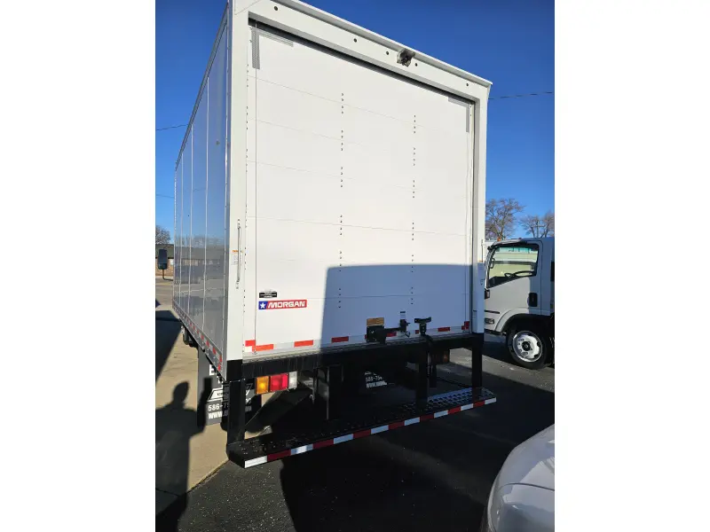 2024 ISUZU NPR HD