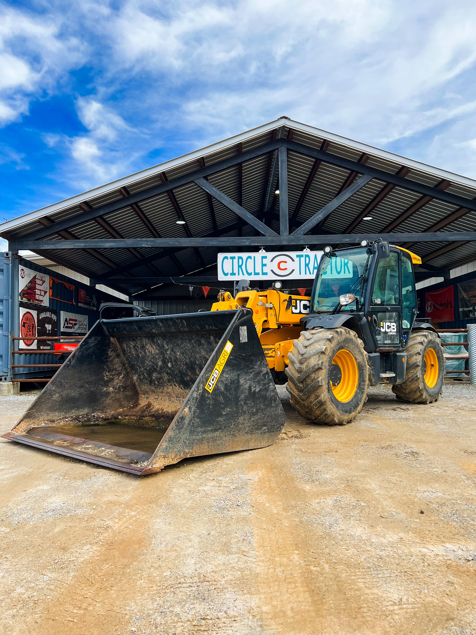 JCB 541-70 Agri in Waynesboro, MS