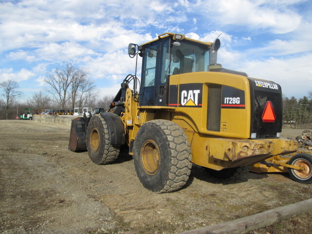 2004 CATERPILLAR IT28G in Elida, OH
