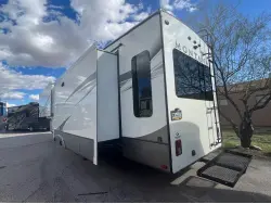 2020 KEYSTONE MONTANA 3721RL