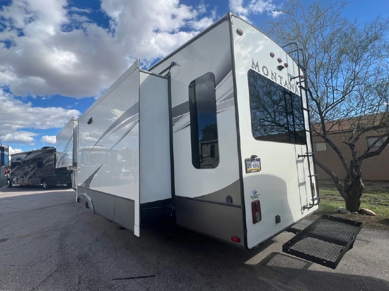 2020 KEYSTONE MONTANA 3721RL