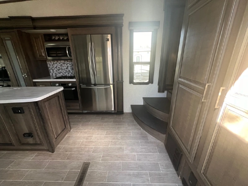 2020 KEYSTONE MONTANA 3721RL
