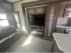 2020 KEYSTONE MONTANA 3721RL
