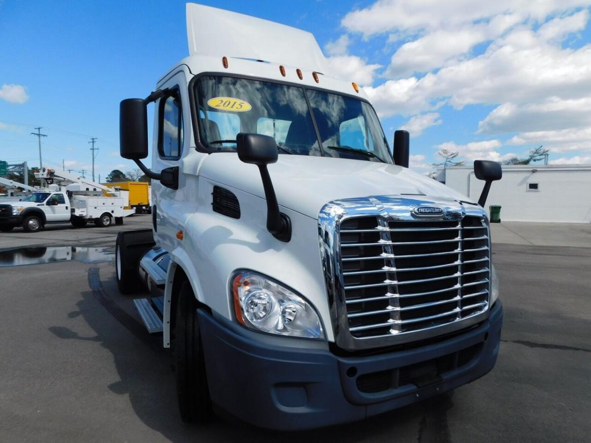 2015 FREIGHTLINER CASCADIA 113 in Norfolk, VA