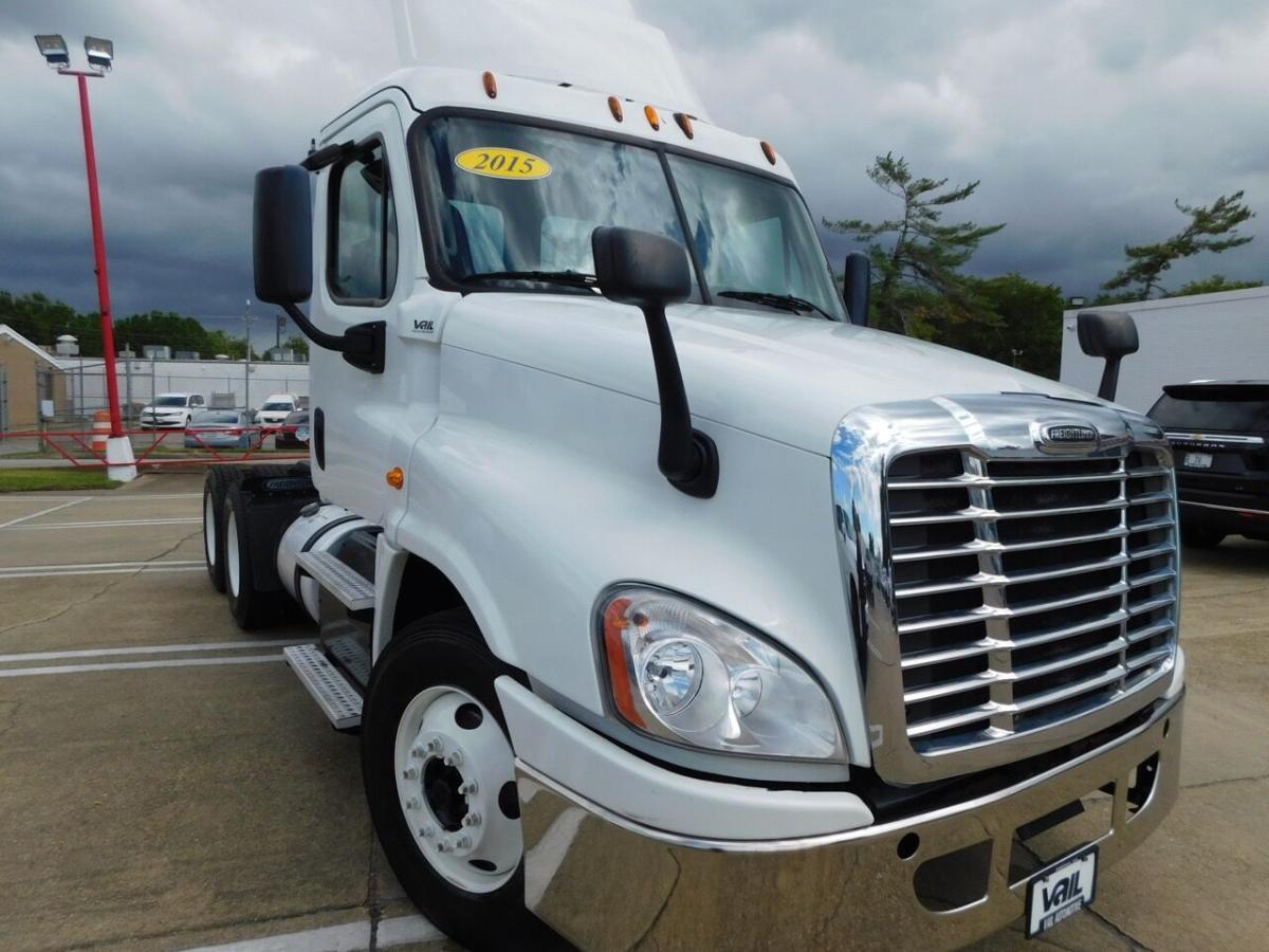 2015 FREIGHTLINER CASCADIA 125 in Norfolk, VA