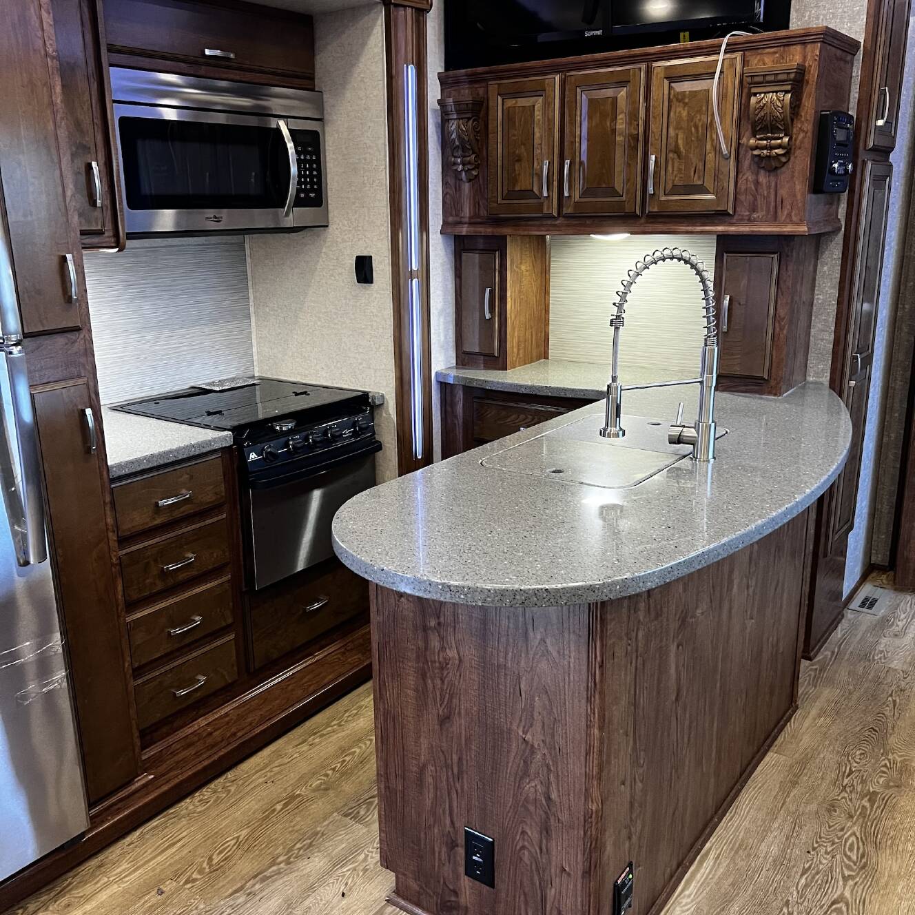 A photo of this 2017 Heartland GATEWAY 3660TB
