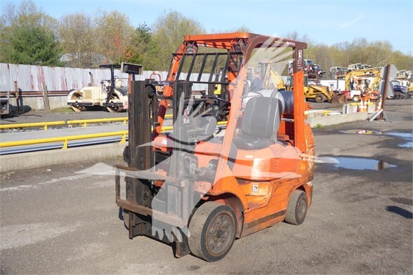 2004 TOYOTA 7FGCU25 in Sparrow Bush, NY
