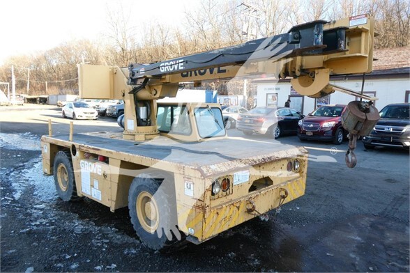 2001 GROVE YB4410 in Sparrow Bush, NY