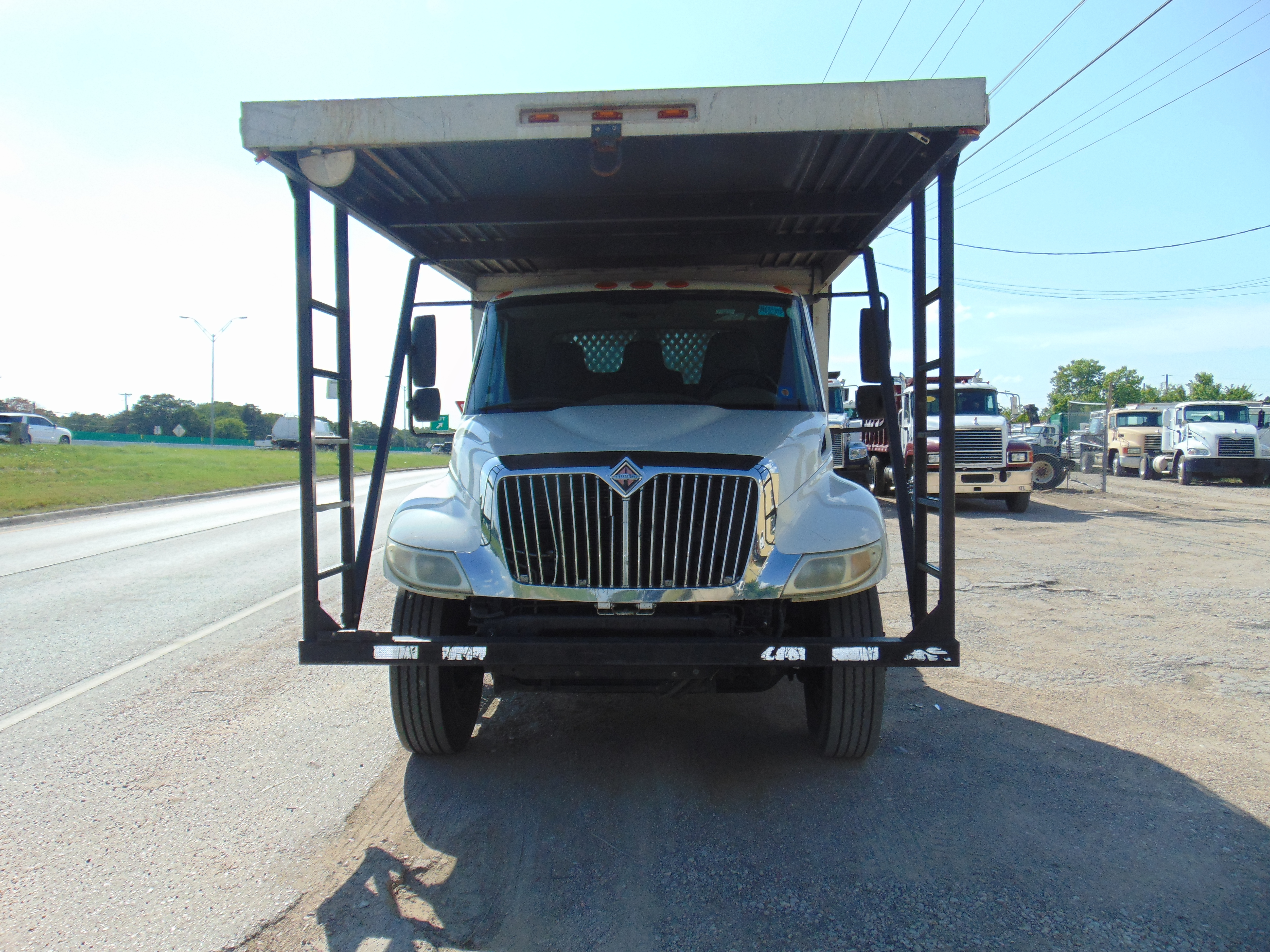2007 INTERNATIONAL 4300 in Dallas, TX