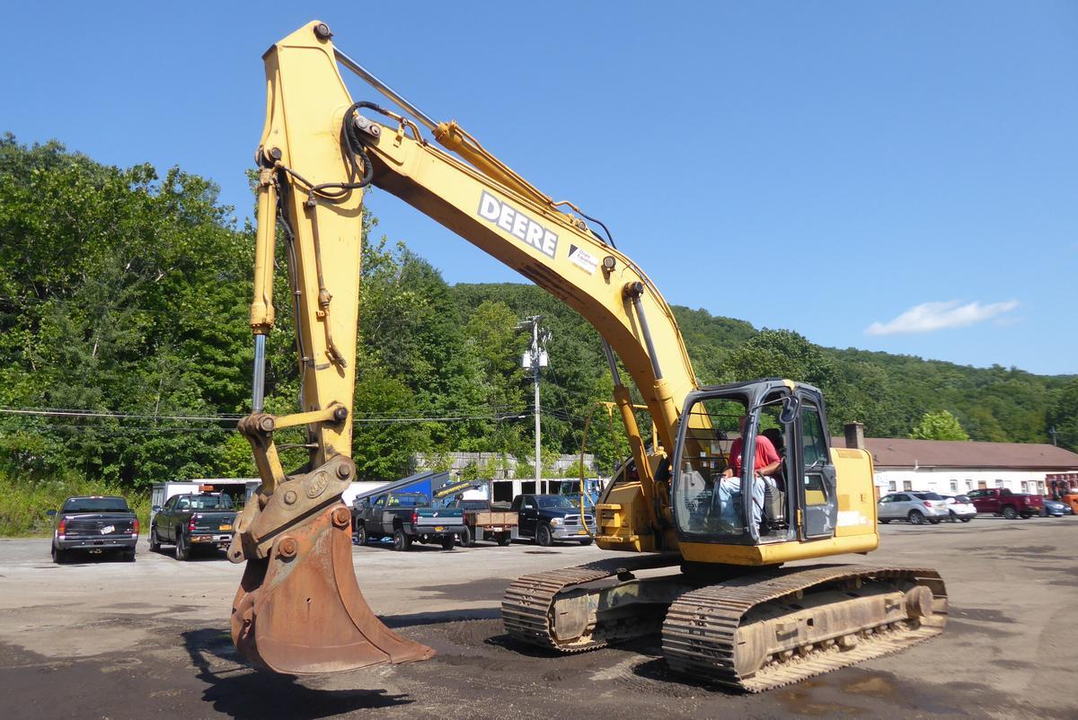2006 DEERE 225C LC RTS in Sparrow Bush, NY