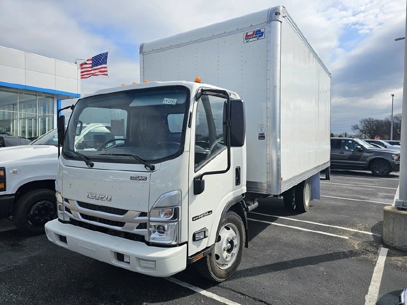 2024 ISUZU NPR HD