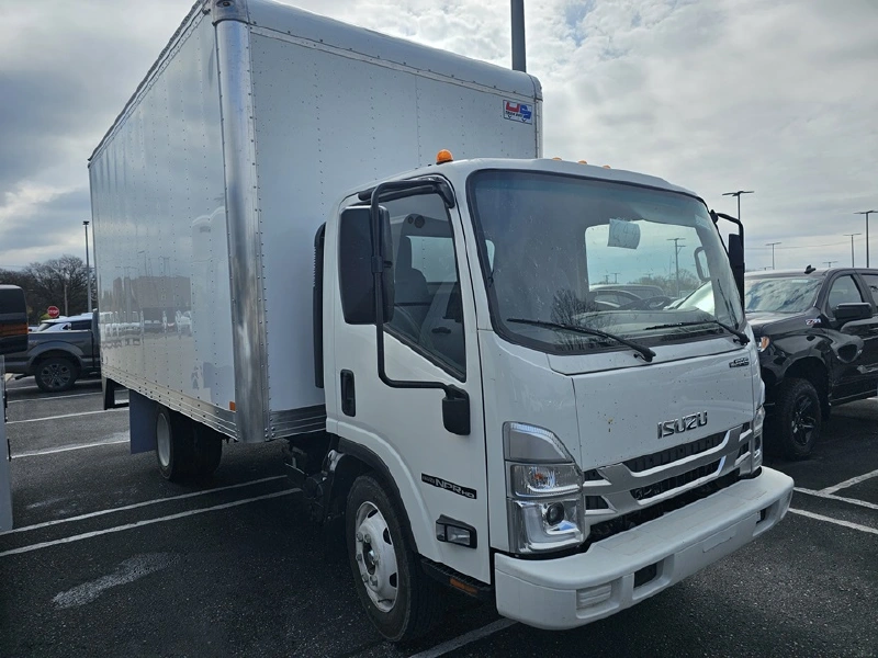 2024 ISUZU NPR HD