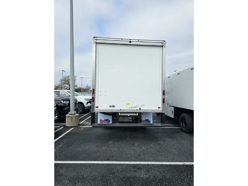 2024 ISUZU NRR
